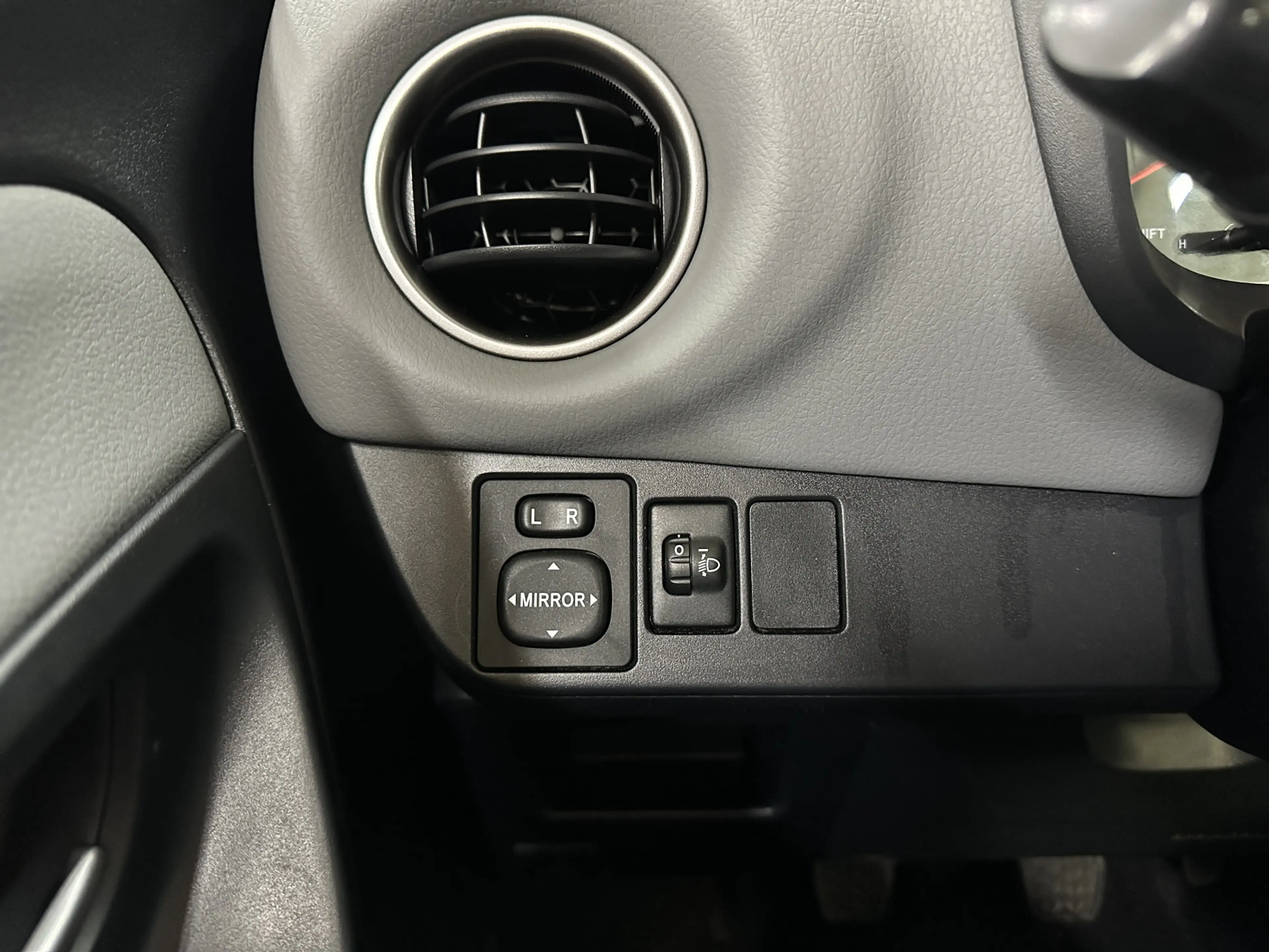 Toyota Yaris 1.3 VVT-i Aspiration | Airco | Camera | Trekhaak | — photo 14