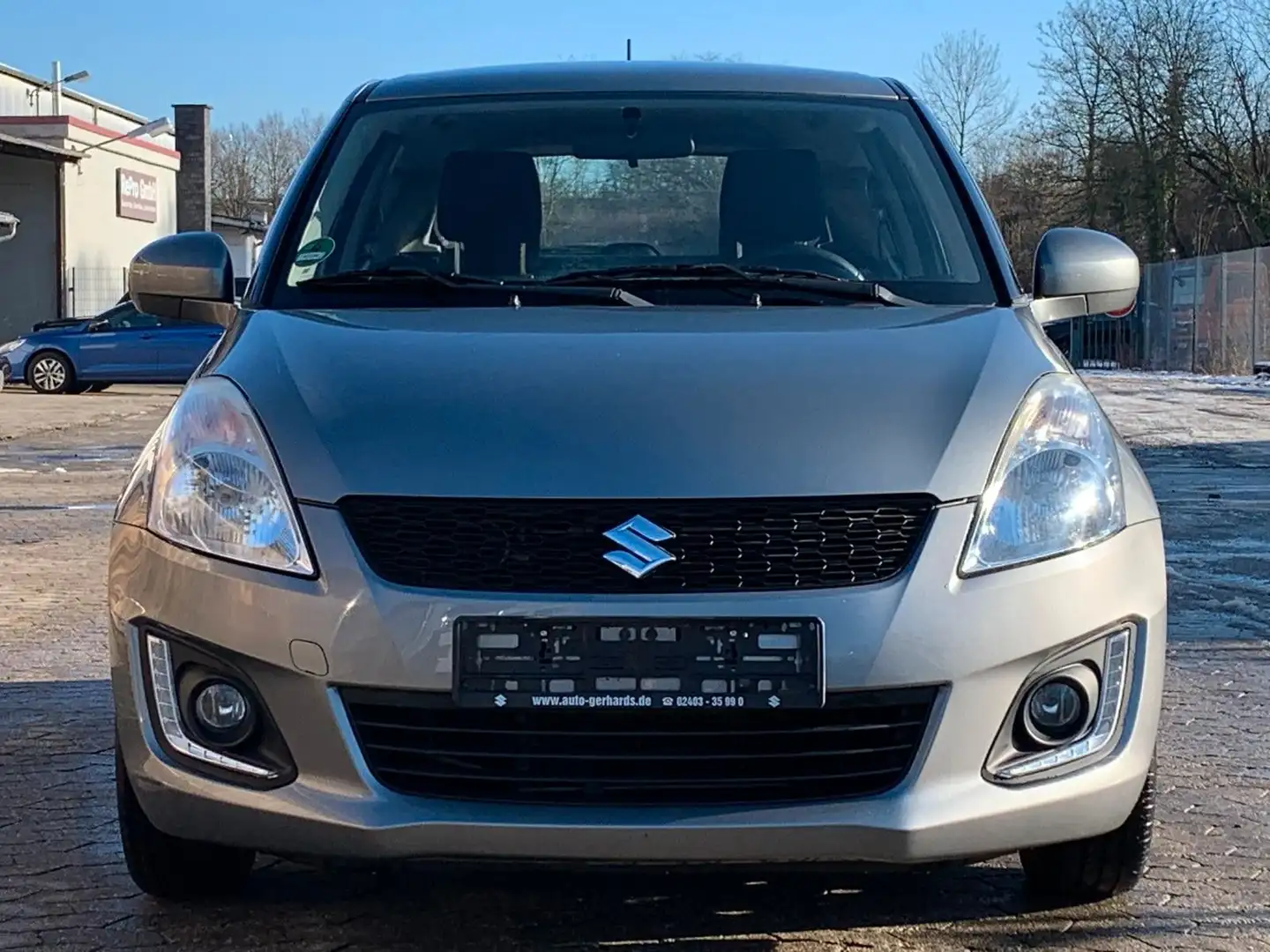 Suzuki Swift Club Gris - 2