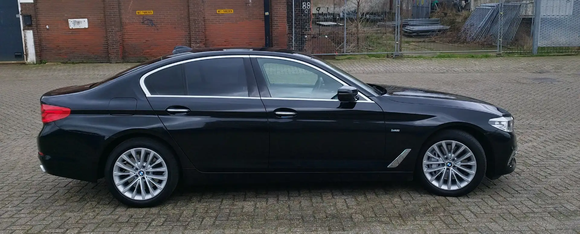 BMW 540 540i xDrive Executive Luxury Line Zwart - 1