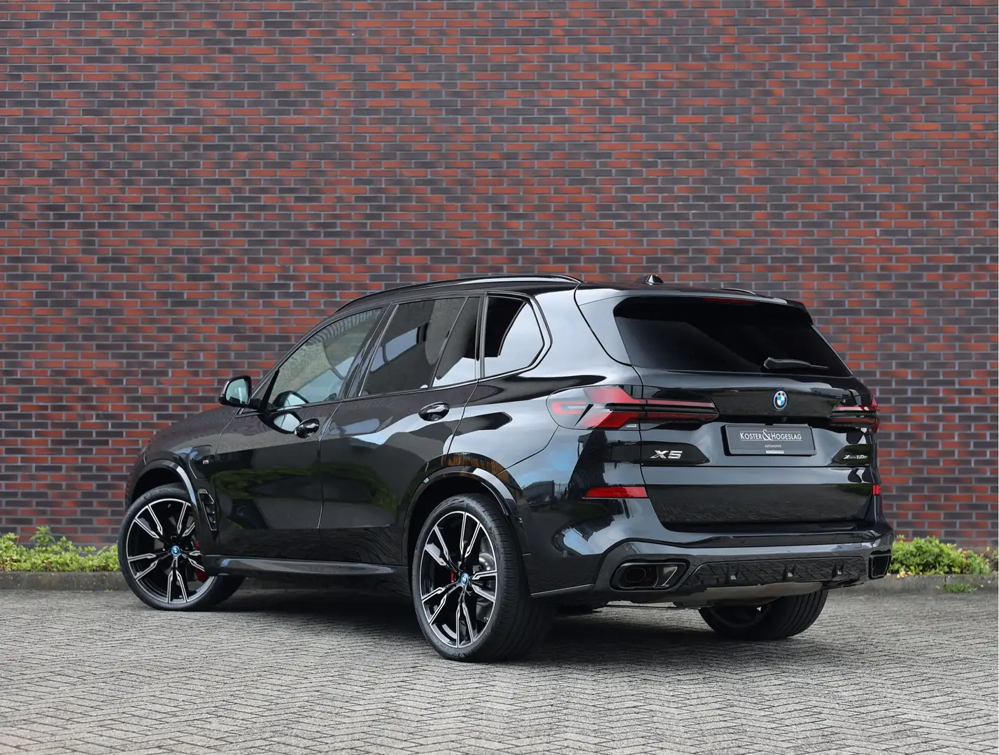 BMW X5 50e xDrive | M Sport Pro - Tartufo - Sky Lounge - Zwart - 2