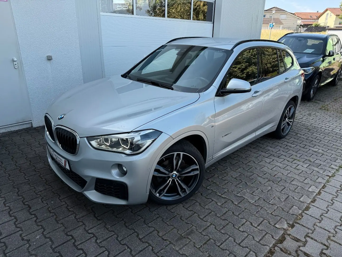BMW X1 sDrive18d M Sport M19Zoll Navi LED+ Argento - 1