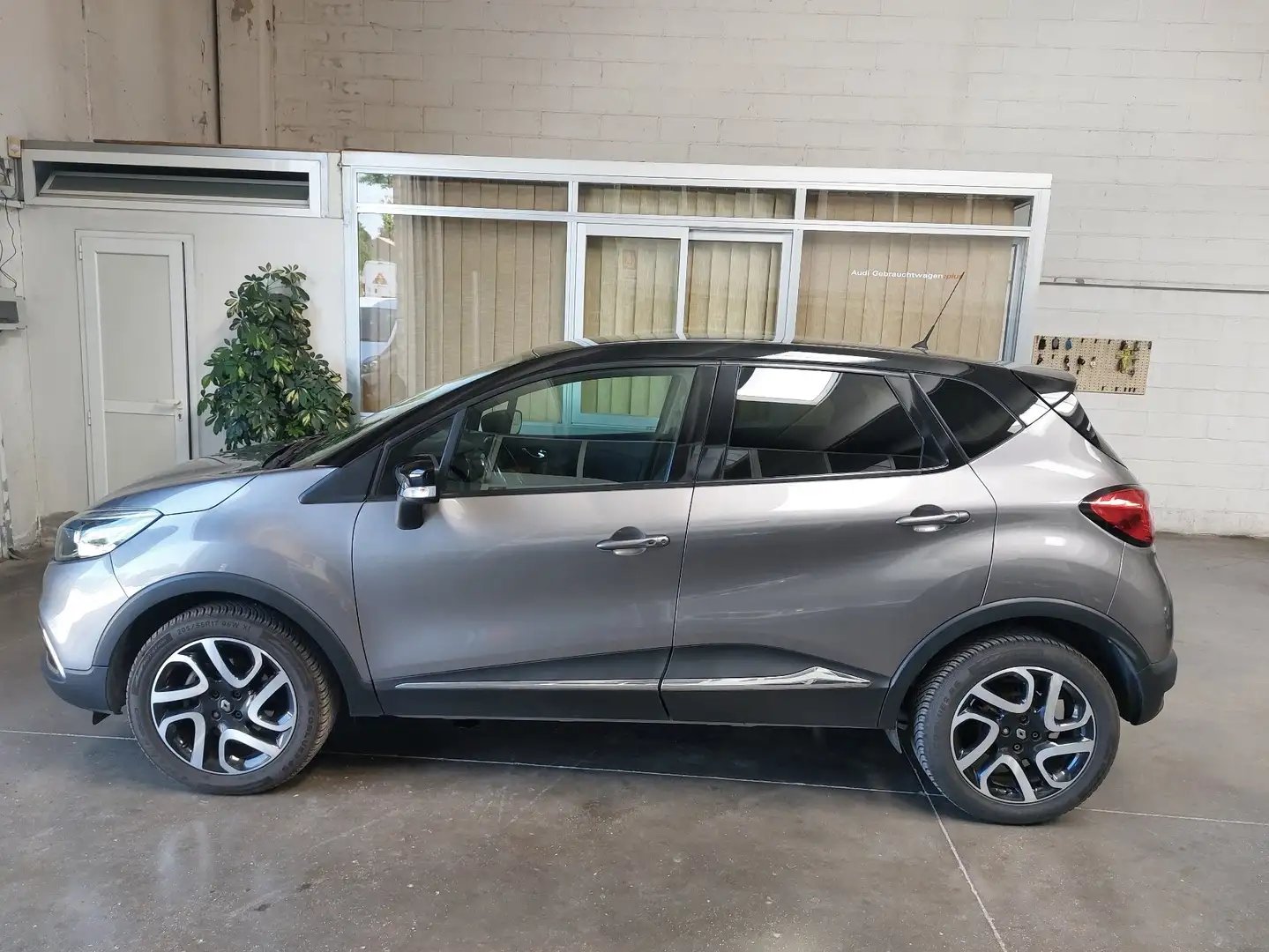 Renault Captur 1.5 dci Project Runway S 110 CV Gris - 1