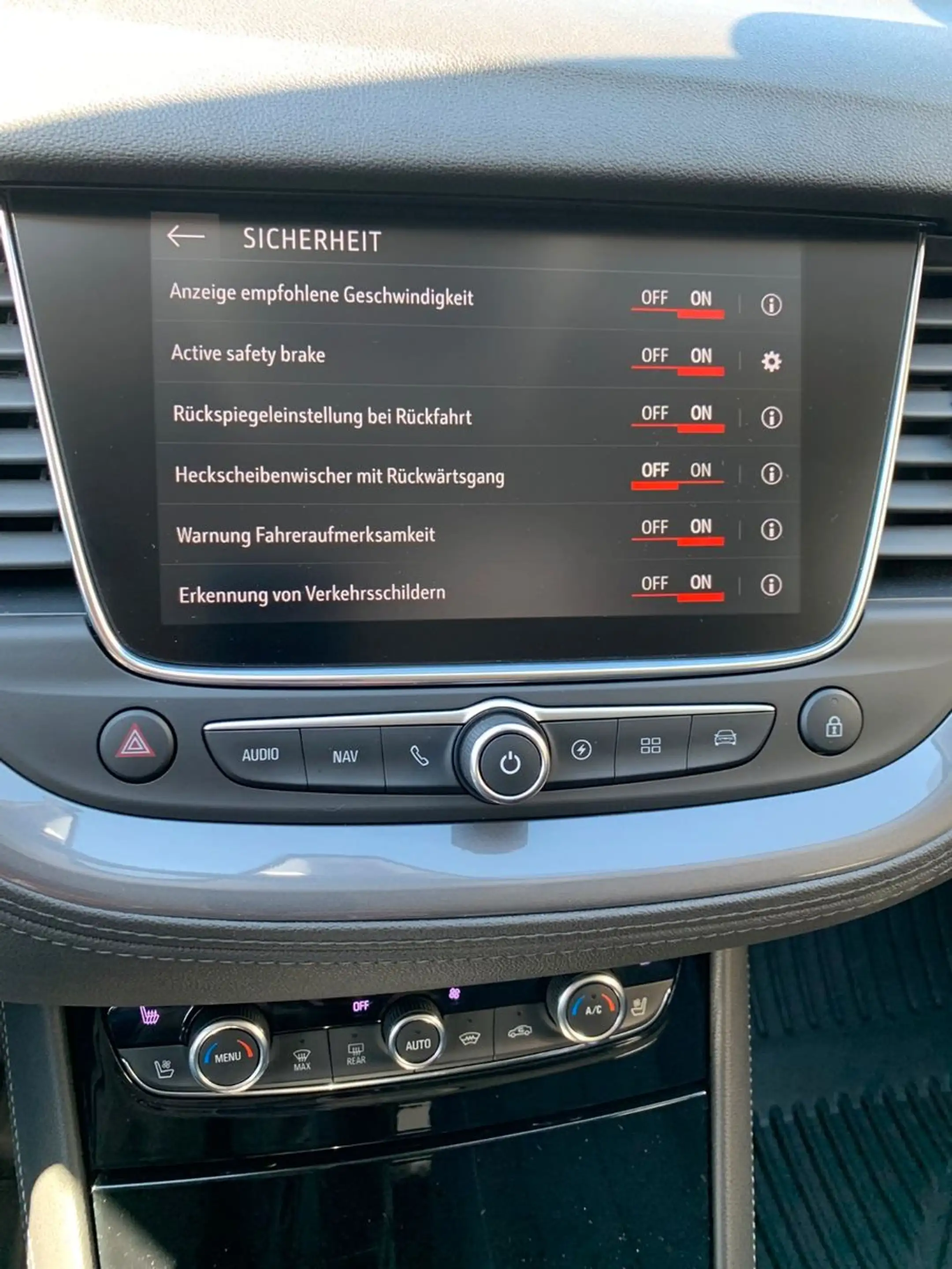 Opel Grandland X Ultim. PluginHybrid 4 300PS 520NM — photo 32