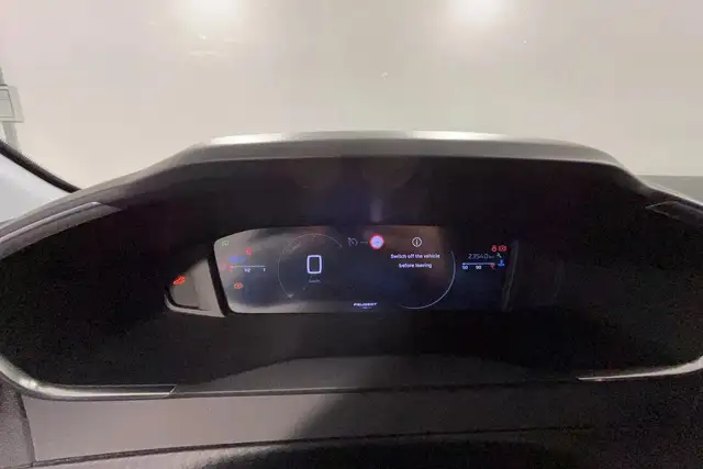 Peugeot 208 view 9