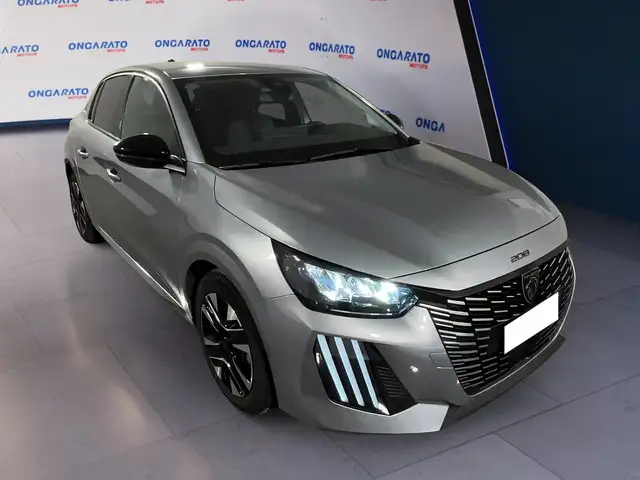 Peugeot 208 view 3