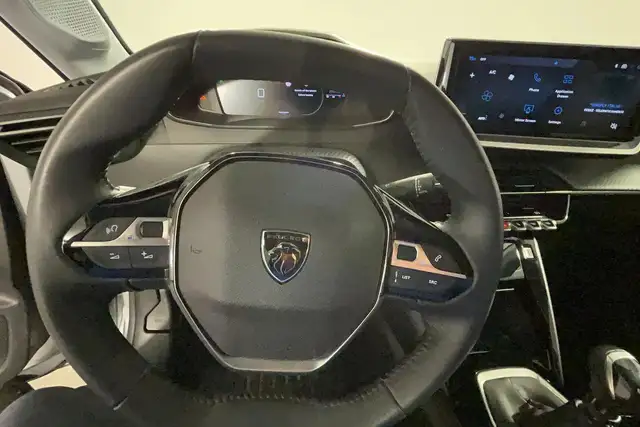 Peugeot 208 view 8