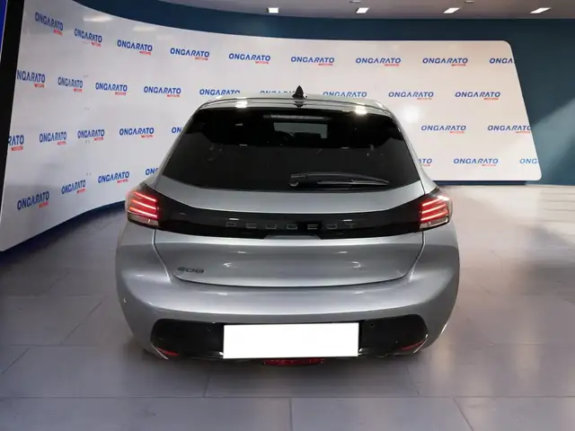 Peugeot 208 view 5