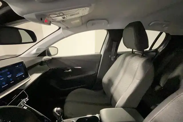 Peugeot 208 view 13