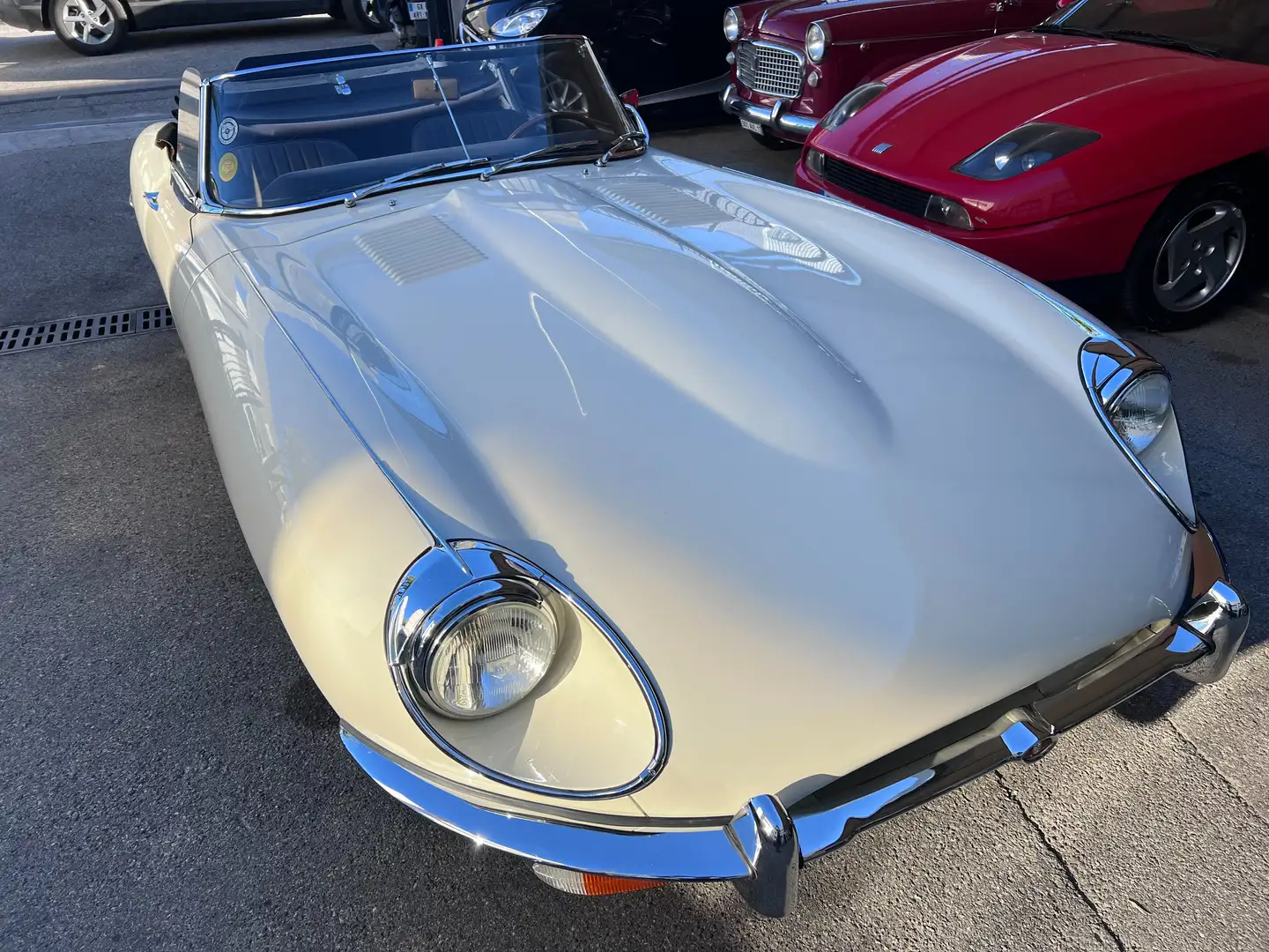 Jaguar E-Type Beige - 2