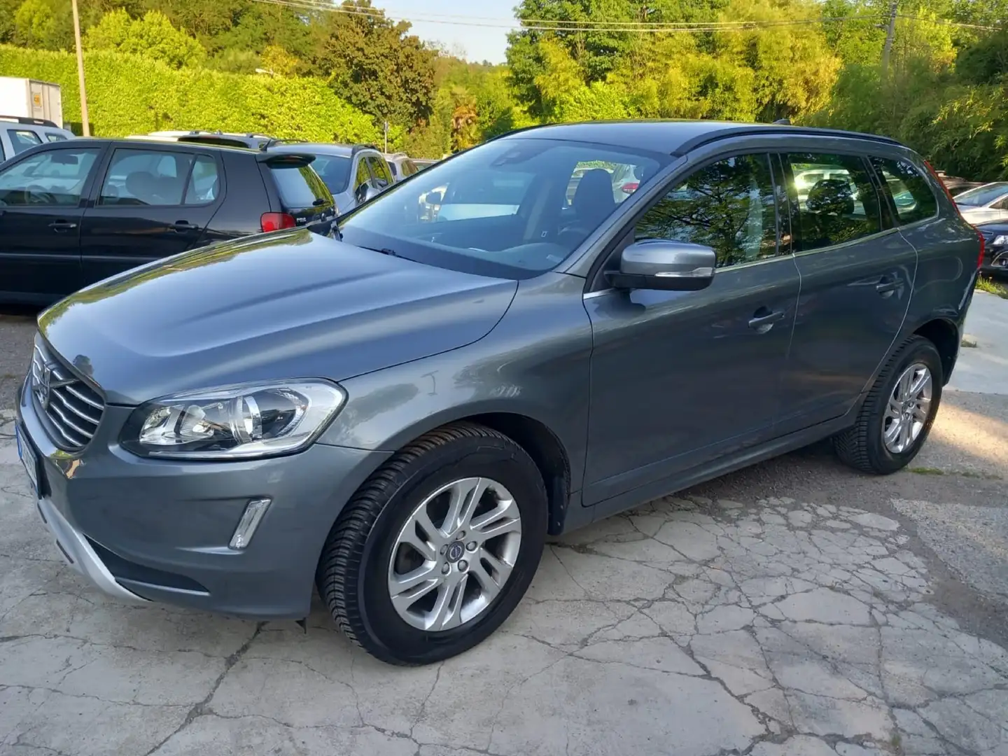 Volvo XC60 2.0 d3 Ocean Race 150cv geartronic Gris - 1