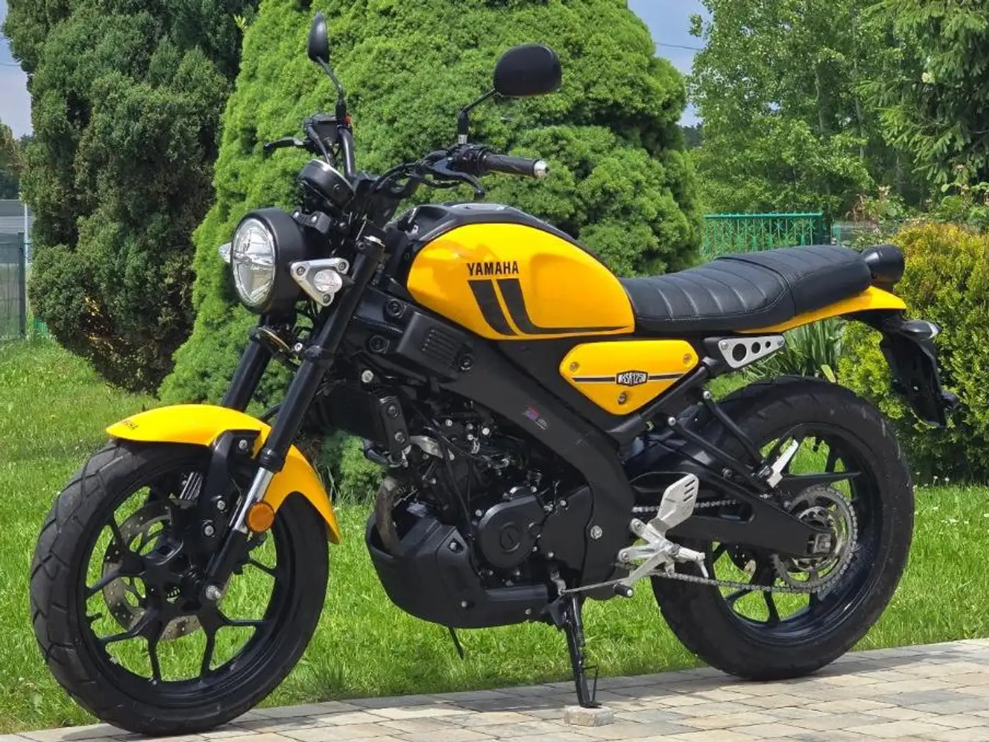Yamaha XSR 125 Yellow - 1