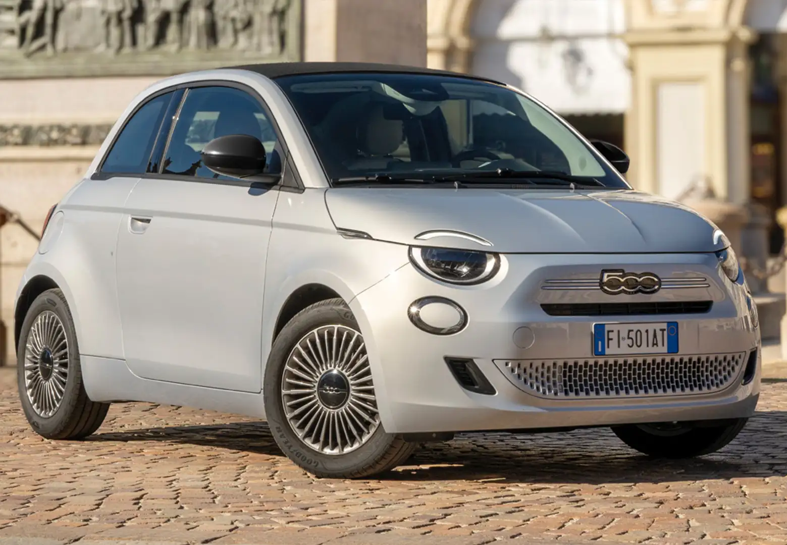 Fiat 500C 1.0 Hybrid Dolcevita 52kW Rojo - 2