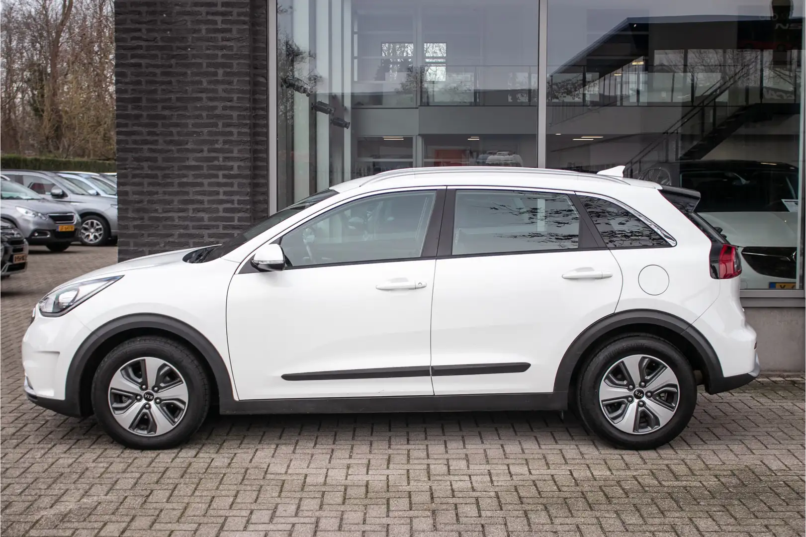 Kia Niro 1.6 GDi Hybrid DynamicLine - All-in rijklrprs | zu Wit - 2