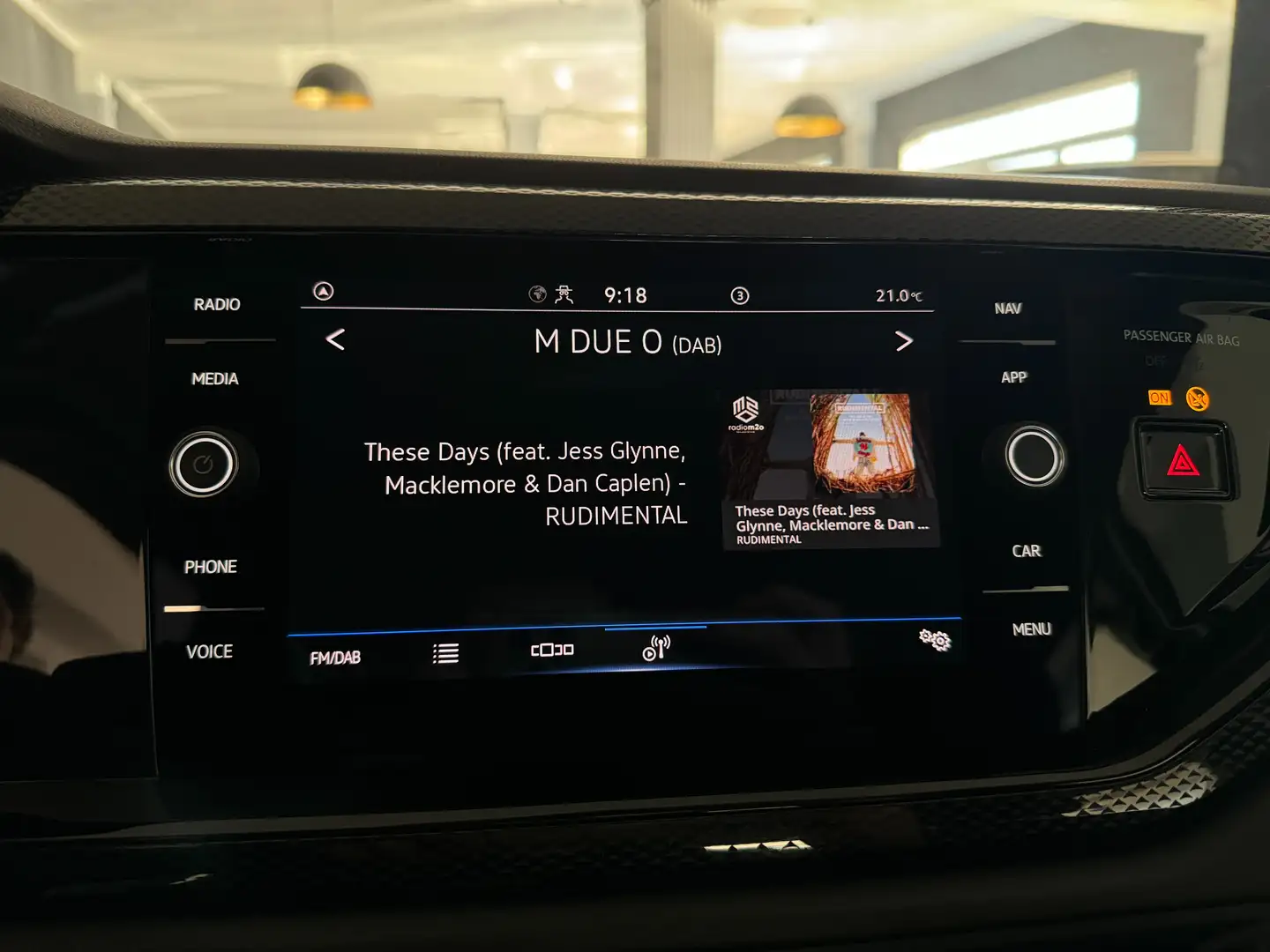 Volkswagen Polo 1.0 TSI LIFE 95CV - 2023 Gris - 2