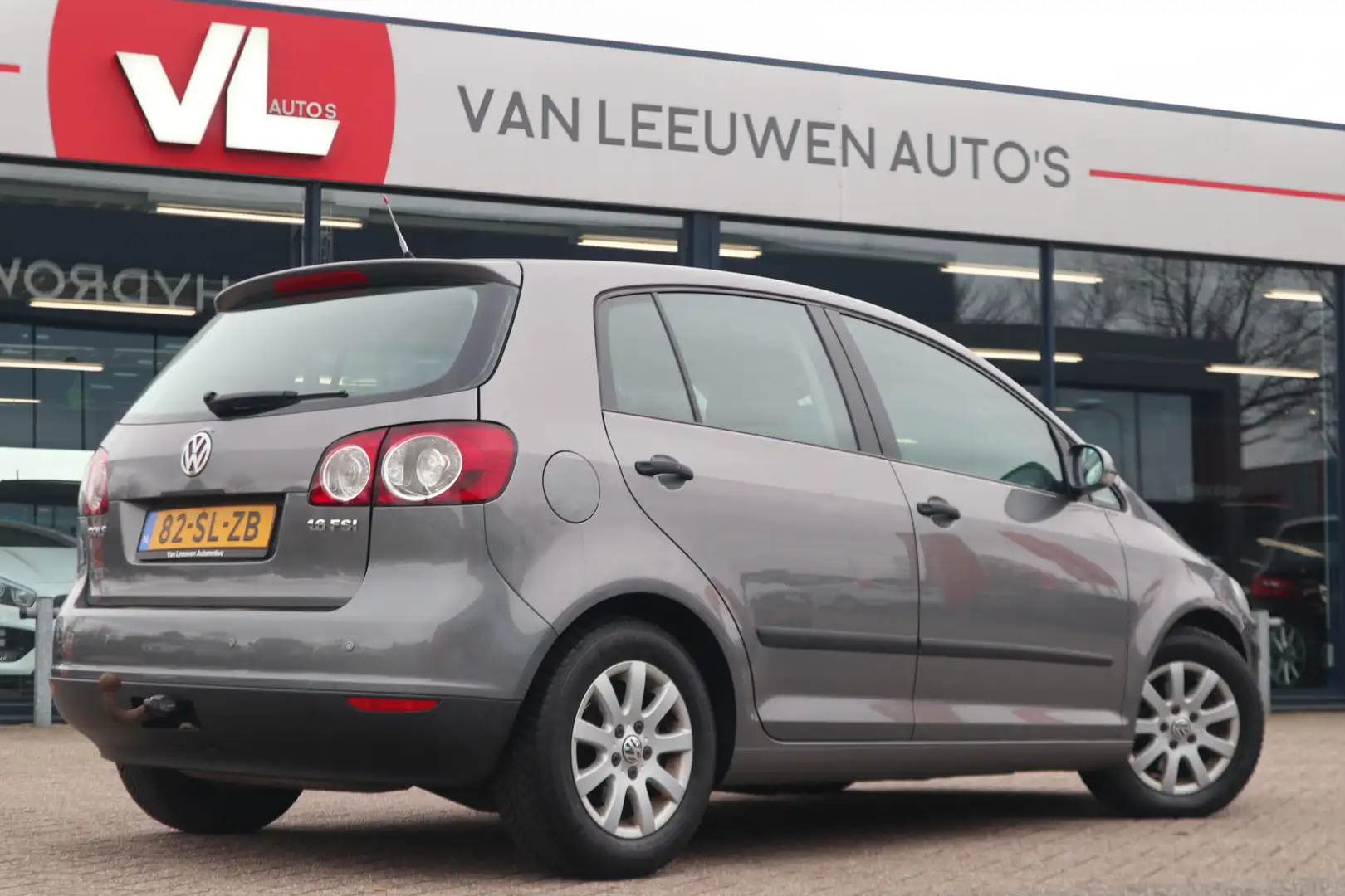 Volkswagen Golf Plus 1.6 FSI Comfortline | Automaat | Cruise | Trekhaak Grijs - 2