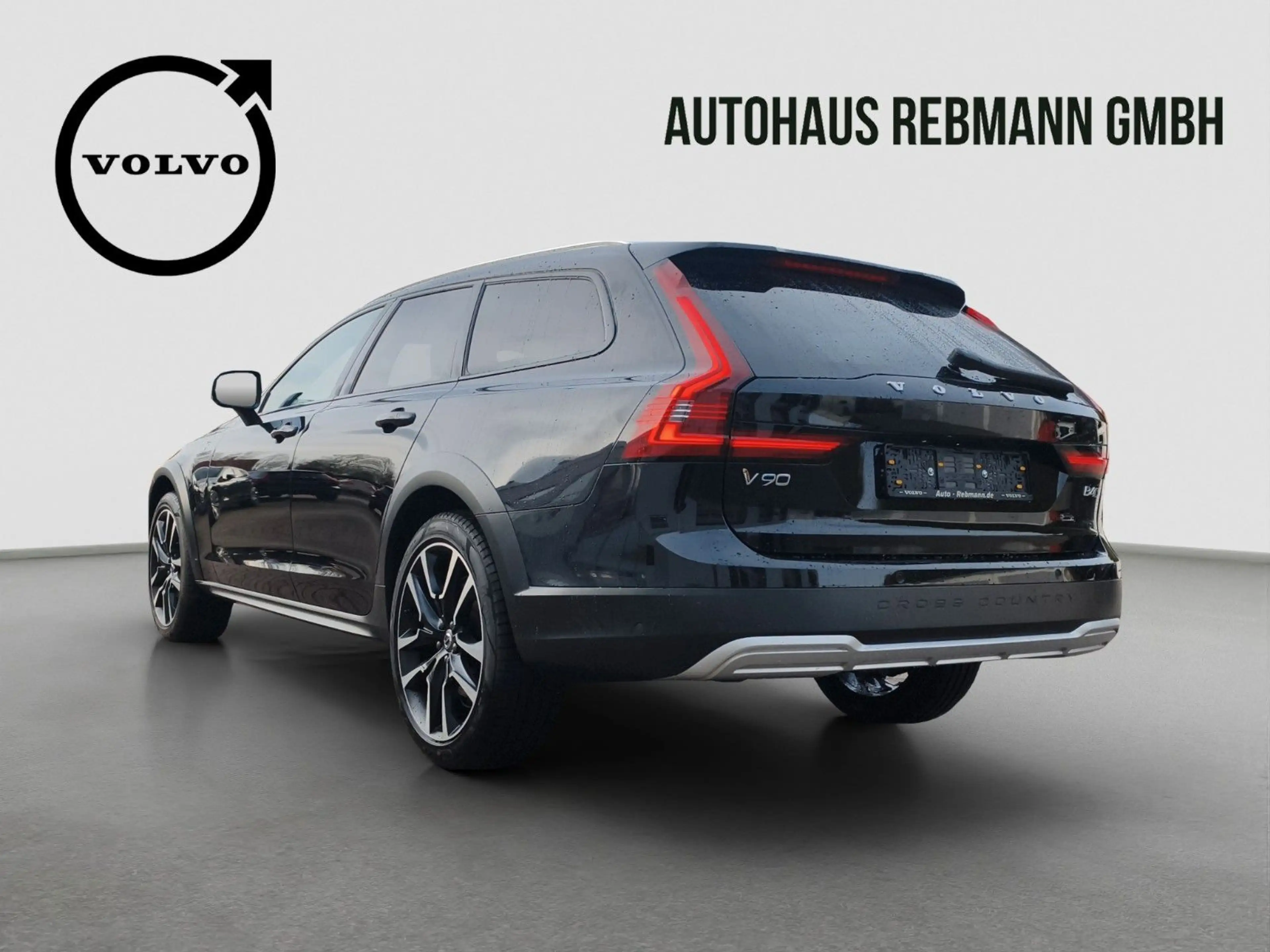 Volvo V90 Cross Country V90 B4 Cross Country Plus AWD — photo 10