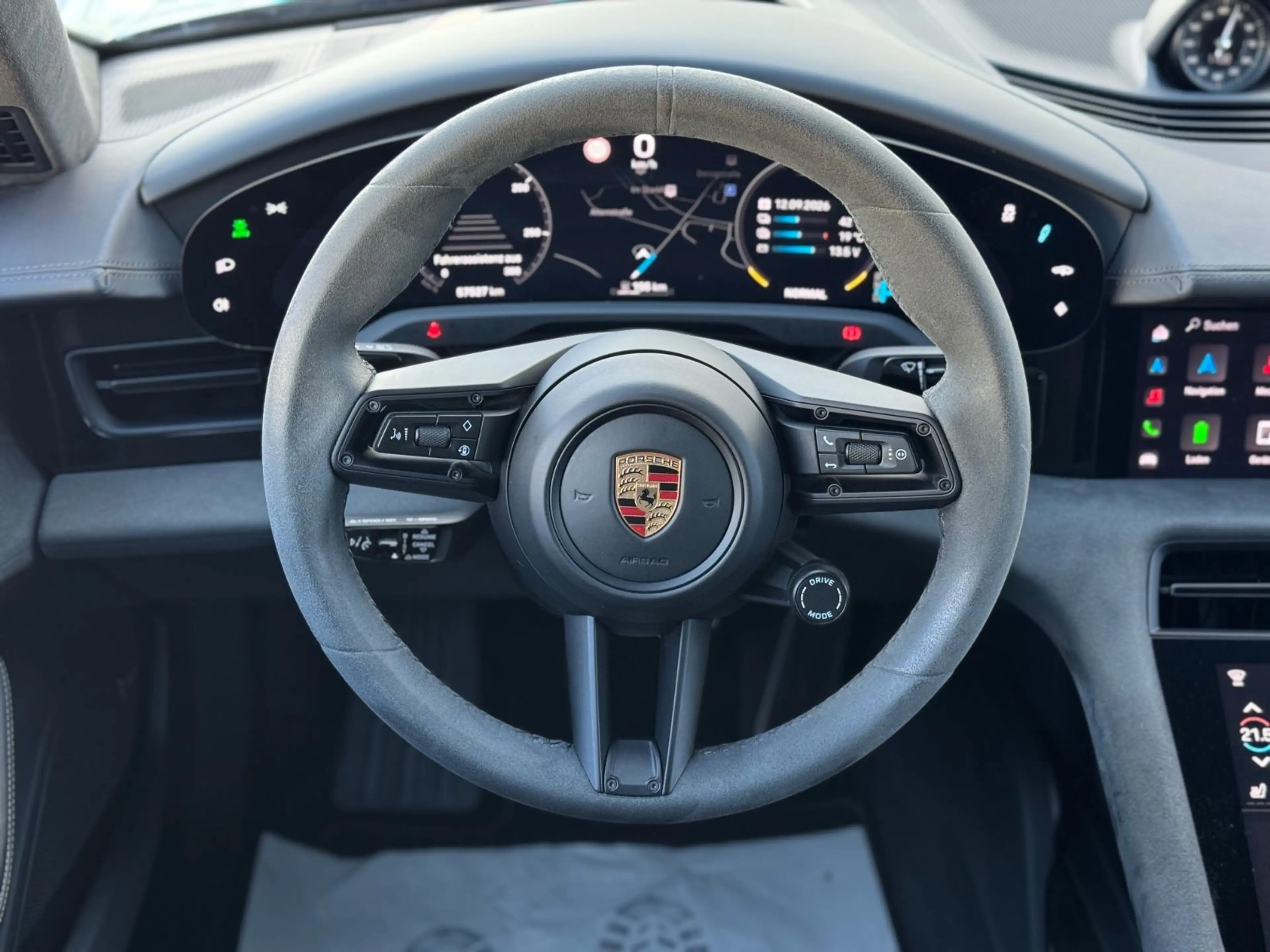 Porsche Taycan GTS *InnoDrive*HUD*ParkAssist*BOSE*21"* — photo 15