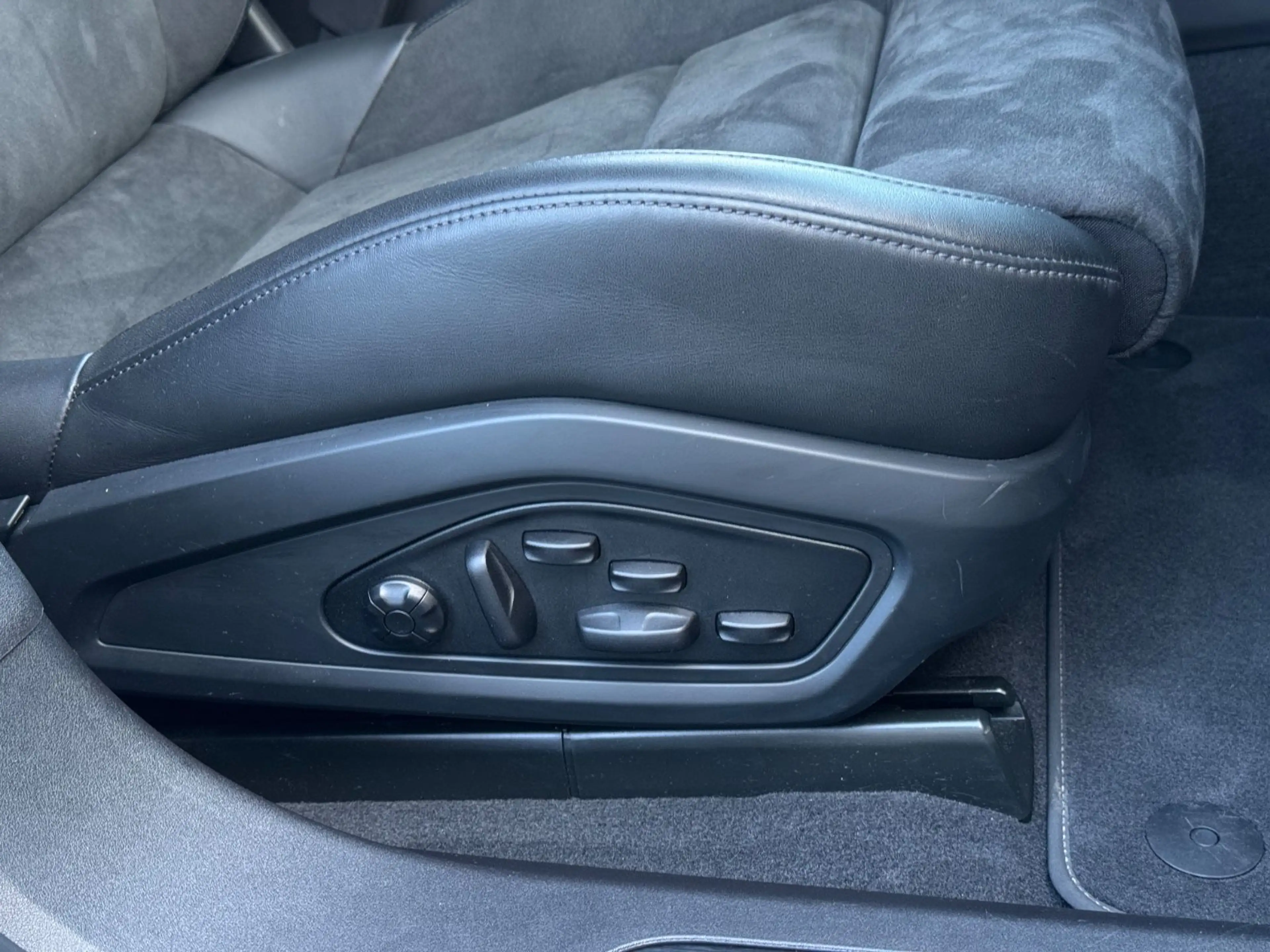 Porsche Taycan GTS *InnoDrive*HUD*ParkAssist*BOSE*21"* — photo 23