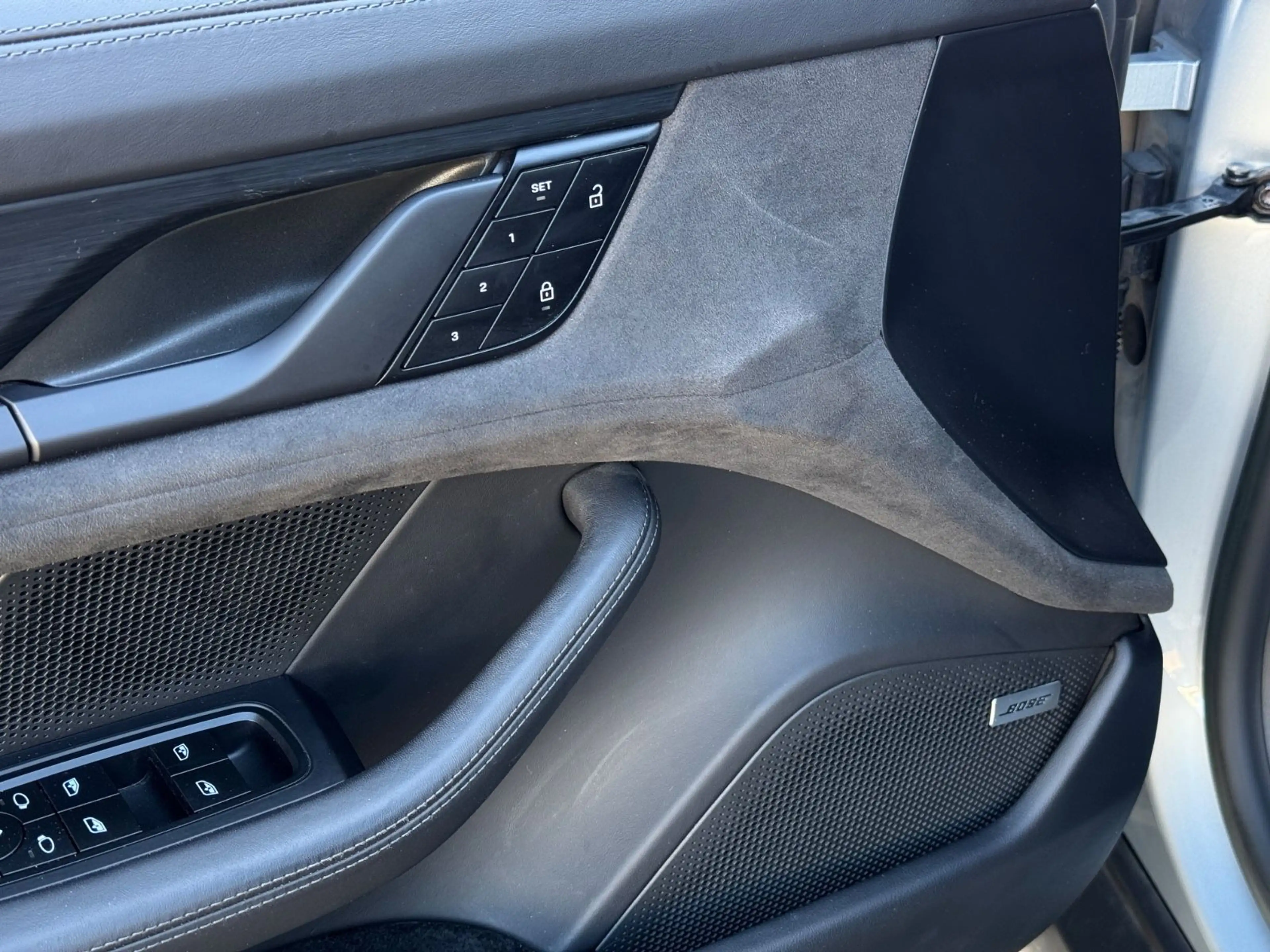 Porsche Taycan GTS *InnoDrive*HUD*ParkAssist*BOSE*21"* — photo 13