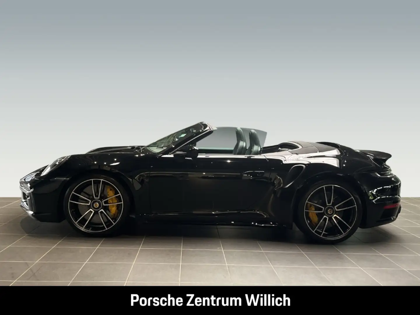 Porsche 992 (911) Turbo S Cabriolet Schwarz - 2
