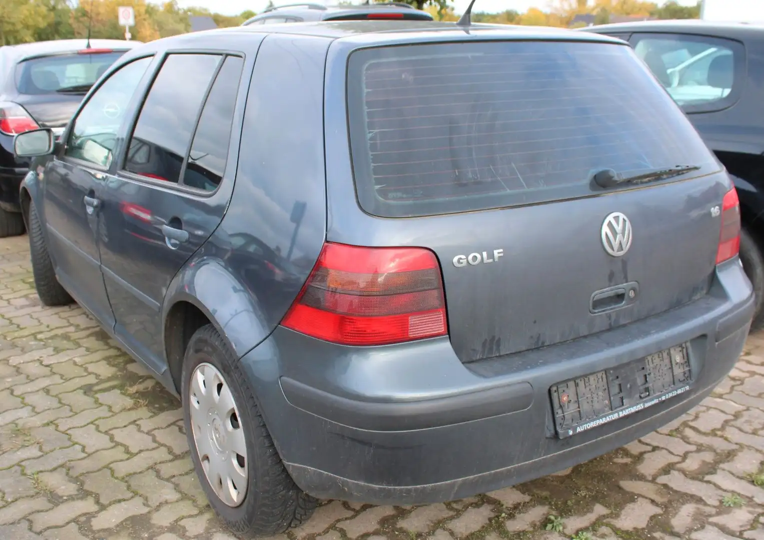 Volkswagen Golf 1.6 Grau - 2