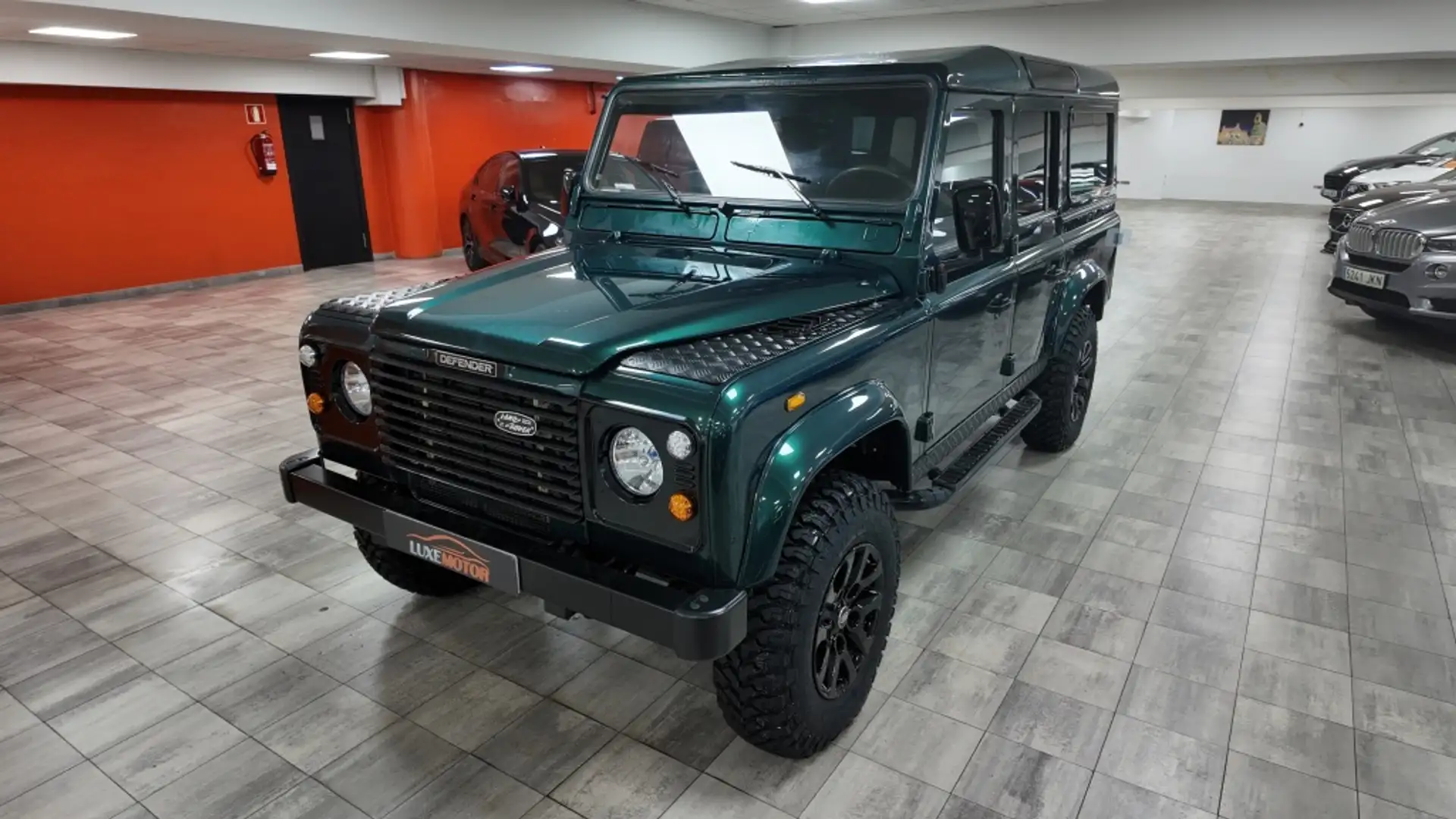 Land Rover Defender 110 2.5Td5 SW SE Verde - 1