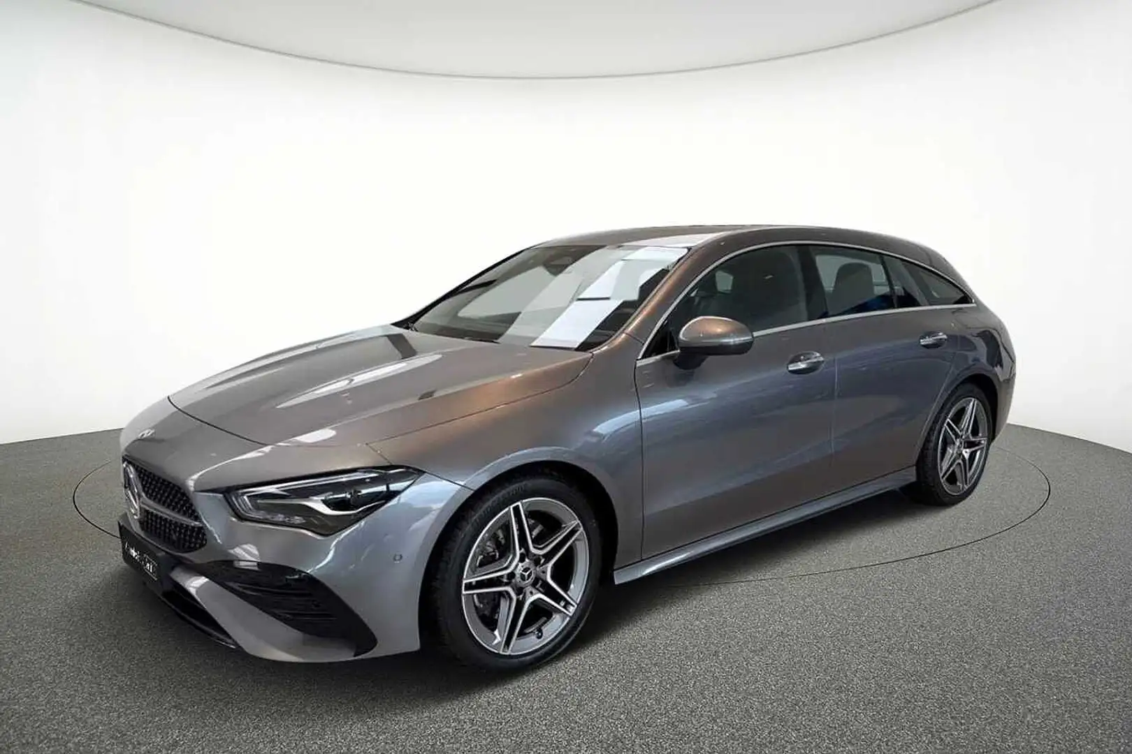 Mercedes-Benz CLA 200 d Shooting Brake AMG Line Grijs - 1