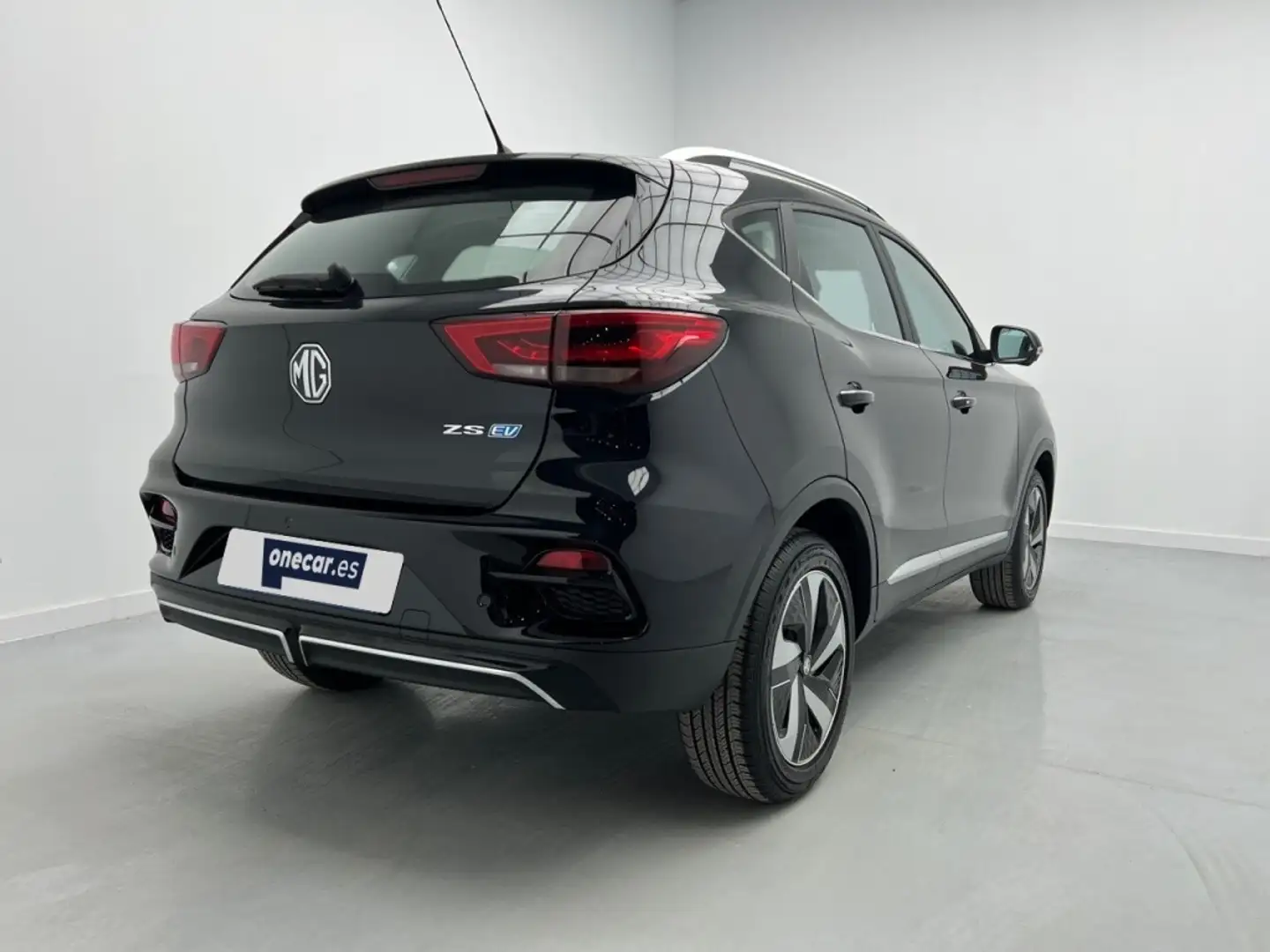 MG ZS BEV STD RANGE LUXUY 177CV 5P Negro - 2