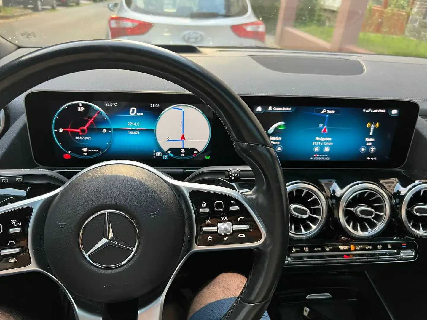 Mercedes-Benz GLA 220 GLA 220 d 4Matic 8G-DCT Style Gris - 2