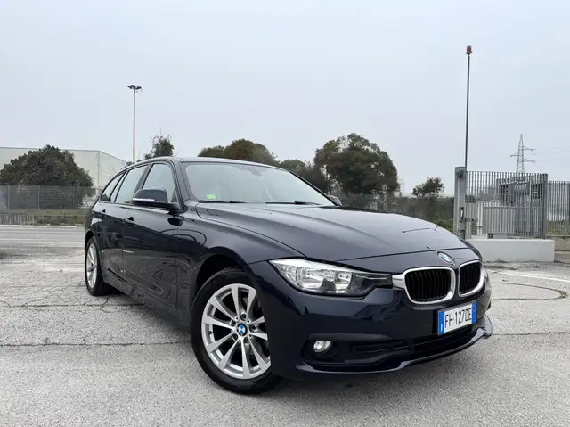 BMW 320 320d Touring Xdrive - Navi 17