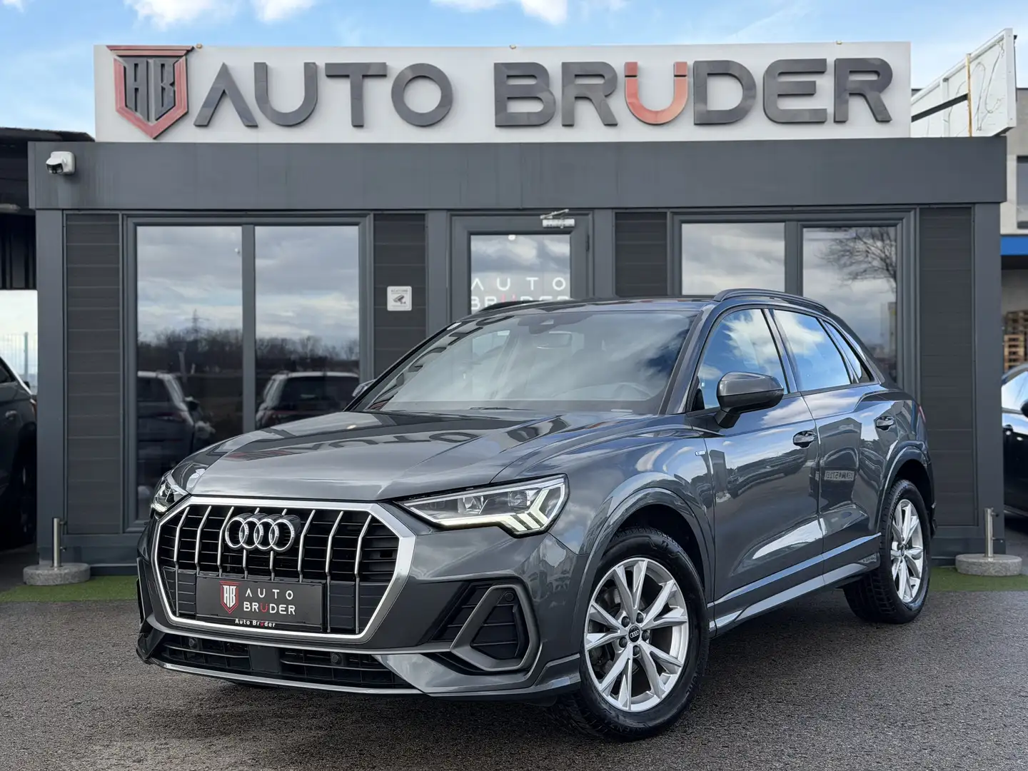 Audi Q3 35 TDI S-line 3x S-tronic |Virtual| Grau - 2