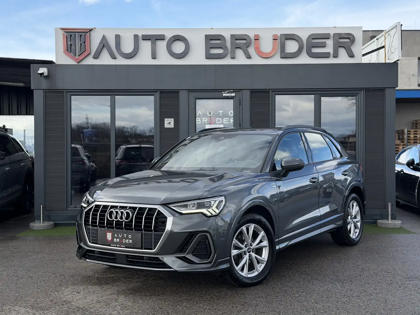 Audi Q3 35 TDI S-line 3x S-tronic |Virtual| Grau - 1