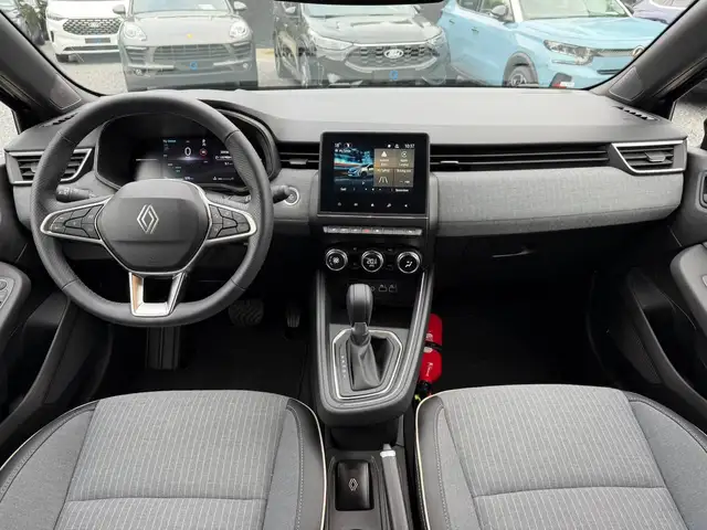 Renault Clio view 6