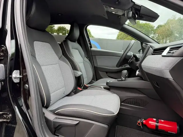 Renault Clio view 9