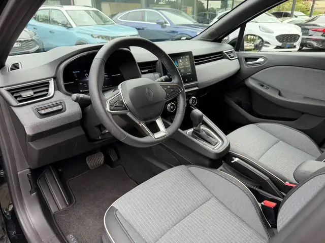 Renault Clio view 4