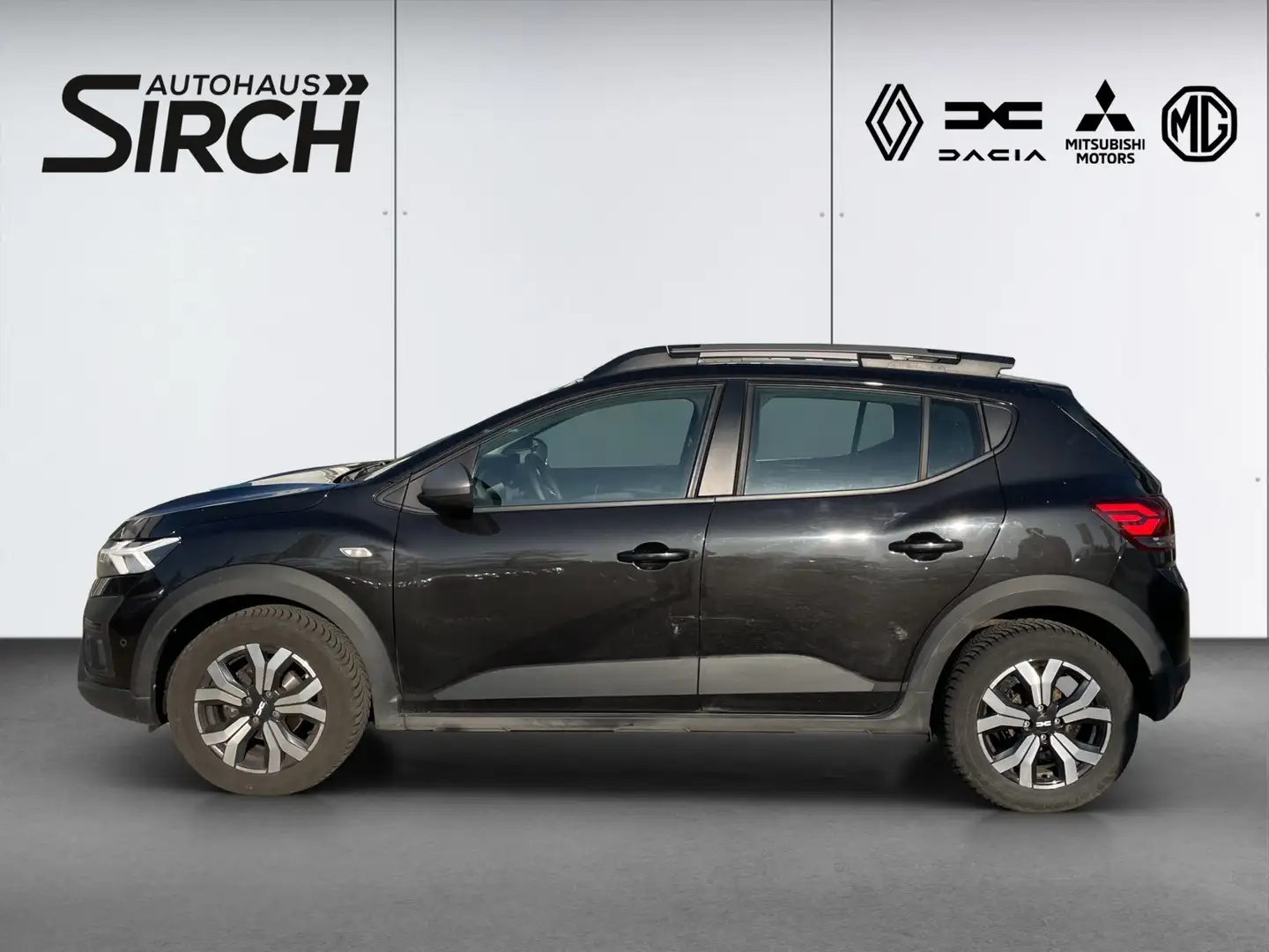 Dacia Sandero Stepway Expression+ TCe 110*NAVI* Zwart - 2