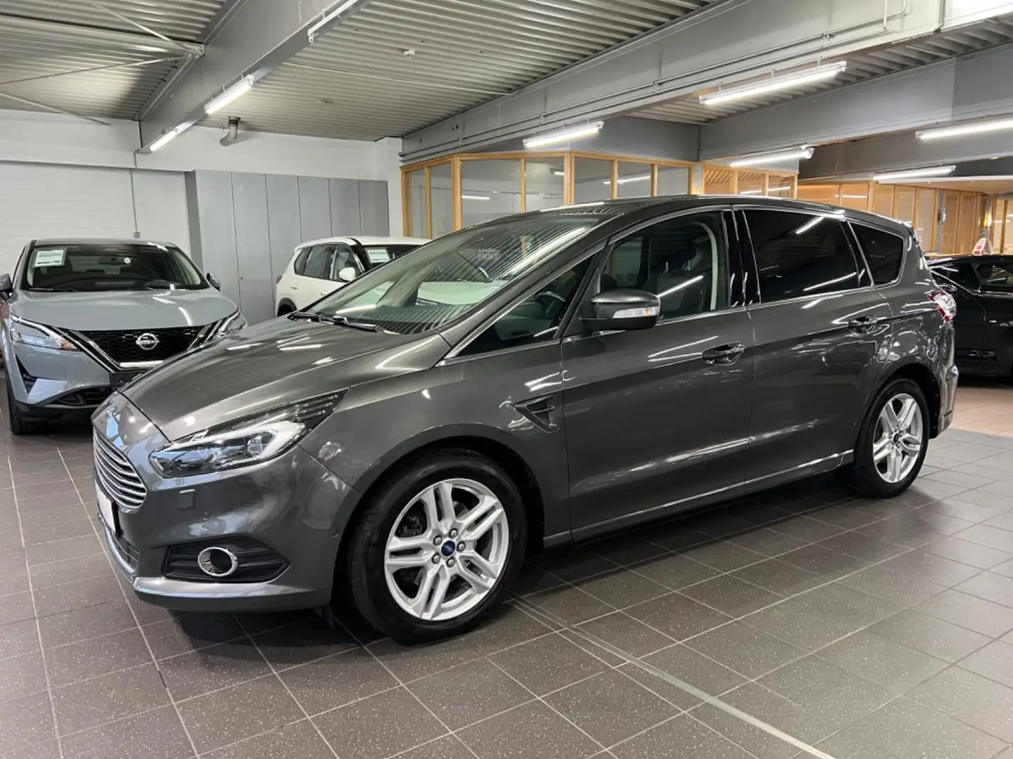 Ford S-Max Titanium 209PS-7S-Design 1&2-Kamera-IVDC Grau - 2