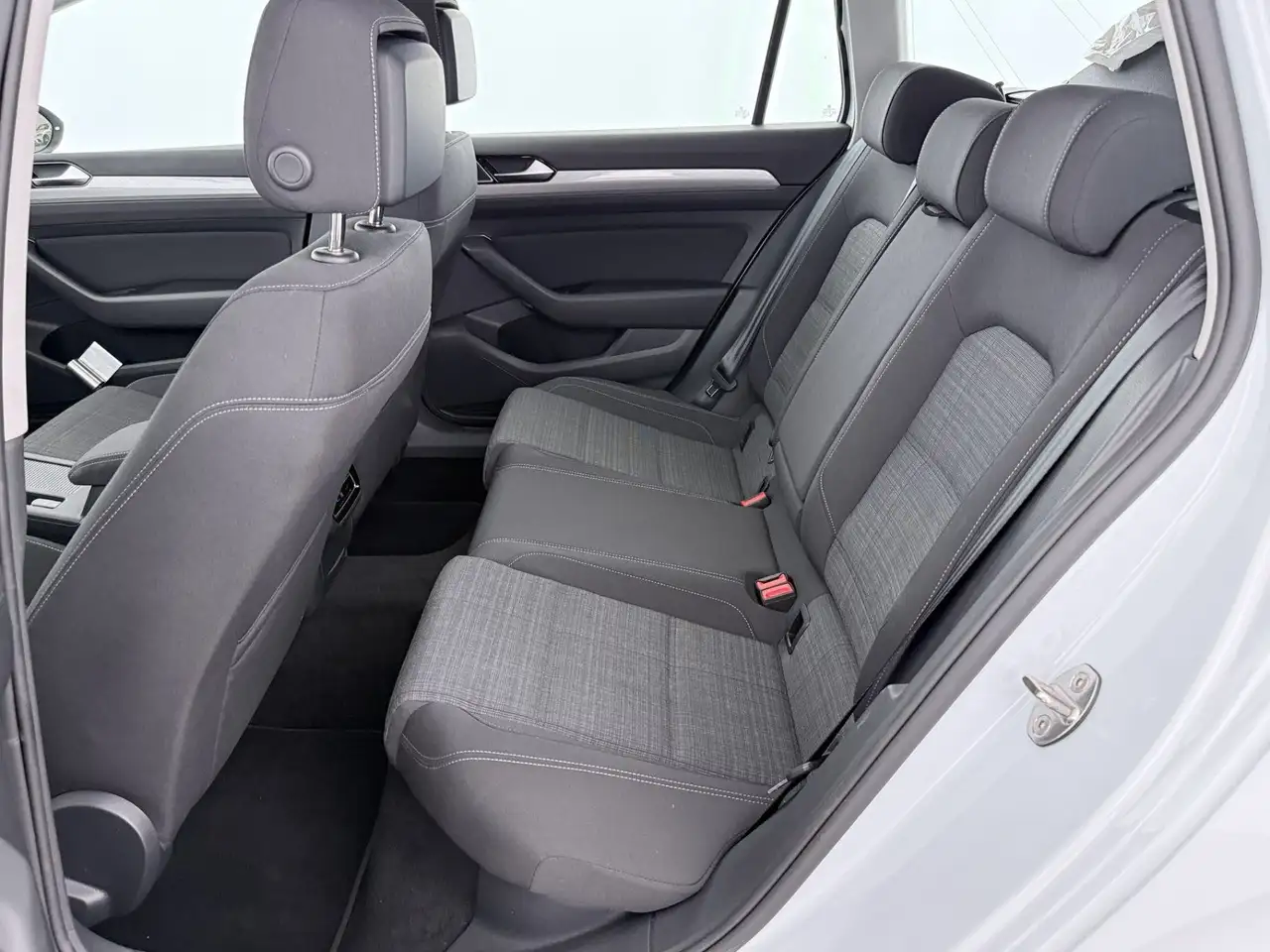 Volkswagen Passat 2.0 TDI Business Aut LED RADAR NAV, миниатюра 24