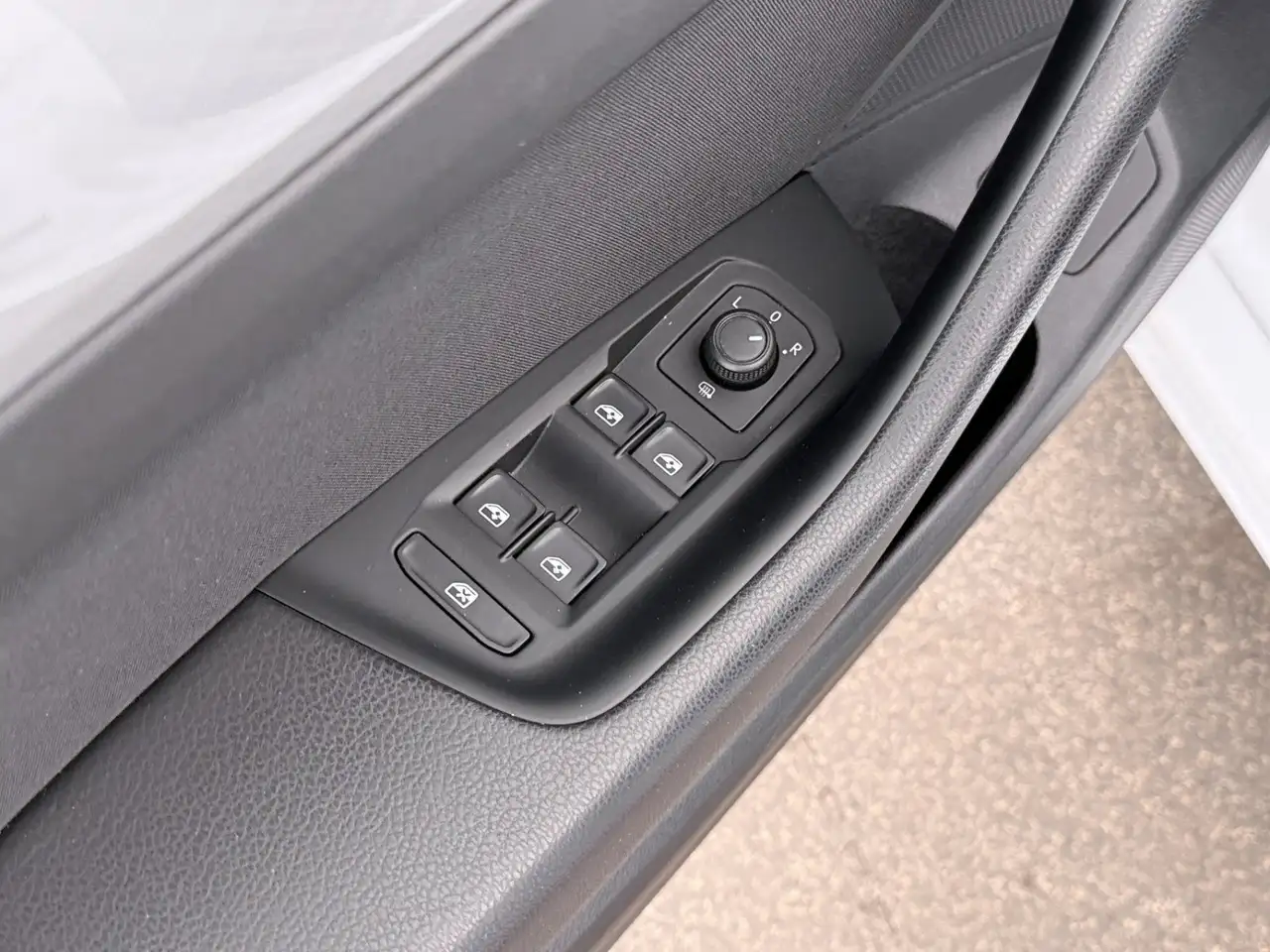 Volkswagen Passat 2.0 TDI Business Aut LED RADAR NAV, миниатюра 22