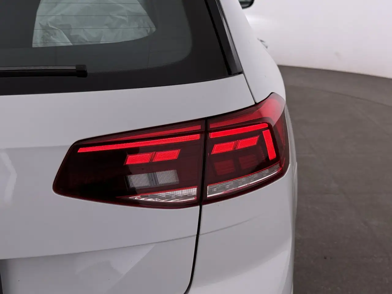 Volkswagen Passat 2.0 TDI Business Aut LED RADAR NAV, миниатюра 11