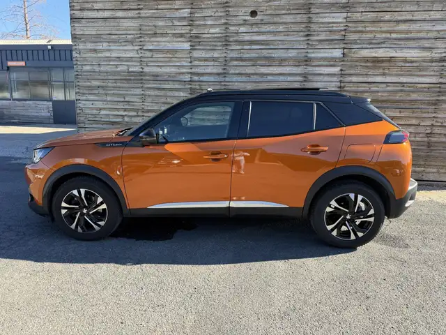 Peugeot 2008 view 2