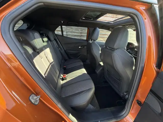 Peugeot 2008 view 11
