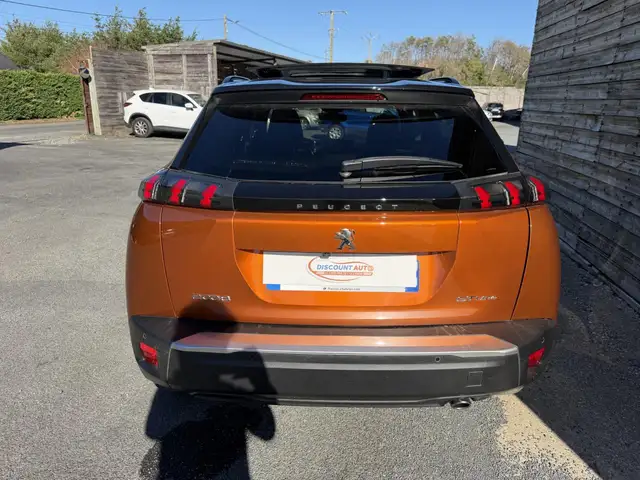 Peugeot 2008 view 4