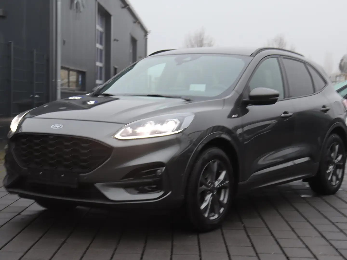 Ford Kuga 1.5 EcoBoost ST-LINE X KAMERA*4xSihzg*Head-up*elSi Schwarz - 1