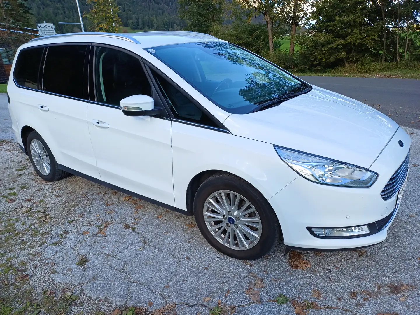 Ford Galaxy Galaxy 2,0 EcoBlue SCR Titanium Aut. Titanium Weiß - 2
