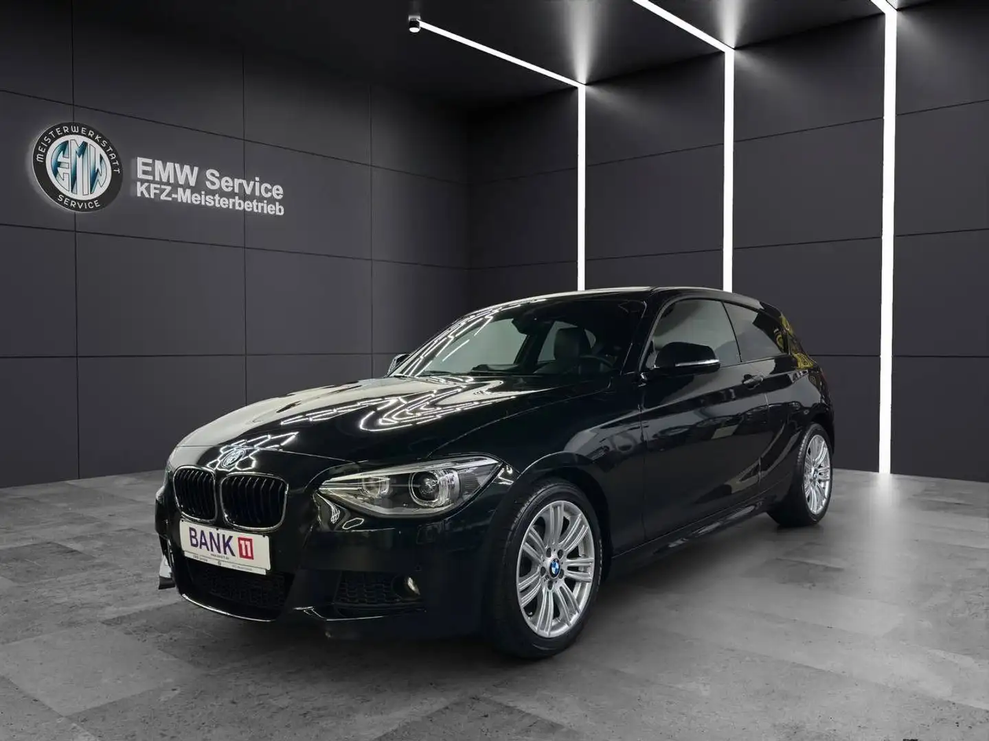 BMW 118 d F21 M-Sport AHK* HiFi Pano Xenon Unfallfrei Negro - 1