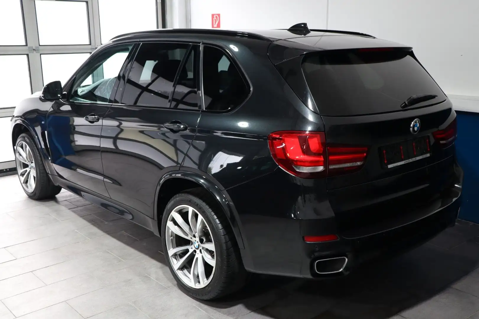 BMW X5 xDrive 30 d 8G-SAut.+M-Sportpaket+HUD+PANO €6 Schwarz - 2
