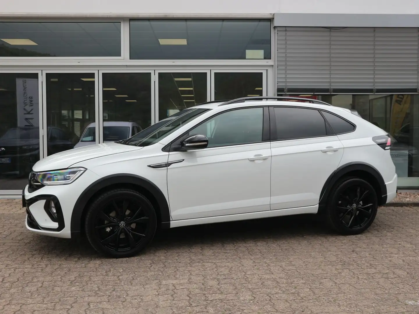 Volkswagen Taigo 1.5 TSI DSG R-Line RFK AHK ACC CARPLAY NAV Weiß - 2