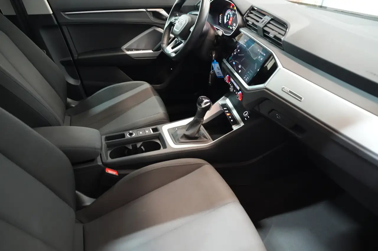 Audi Q3 35 TFSI Automaat Benzine LED Garantie 11