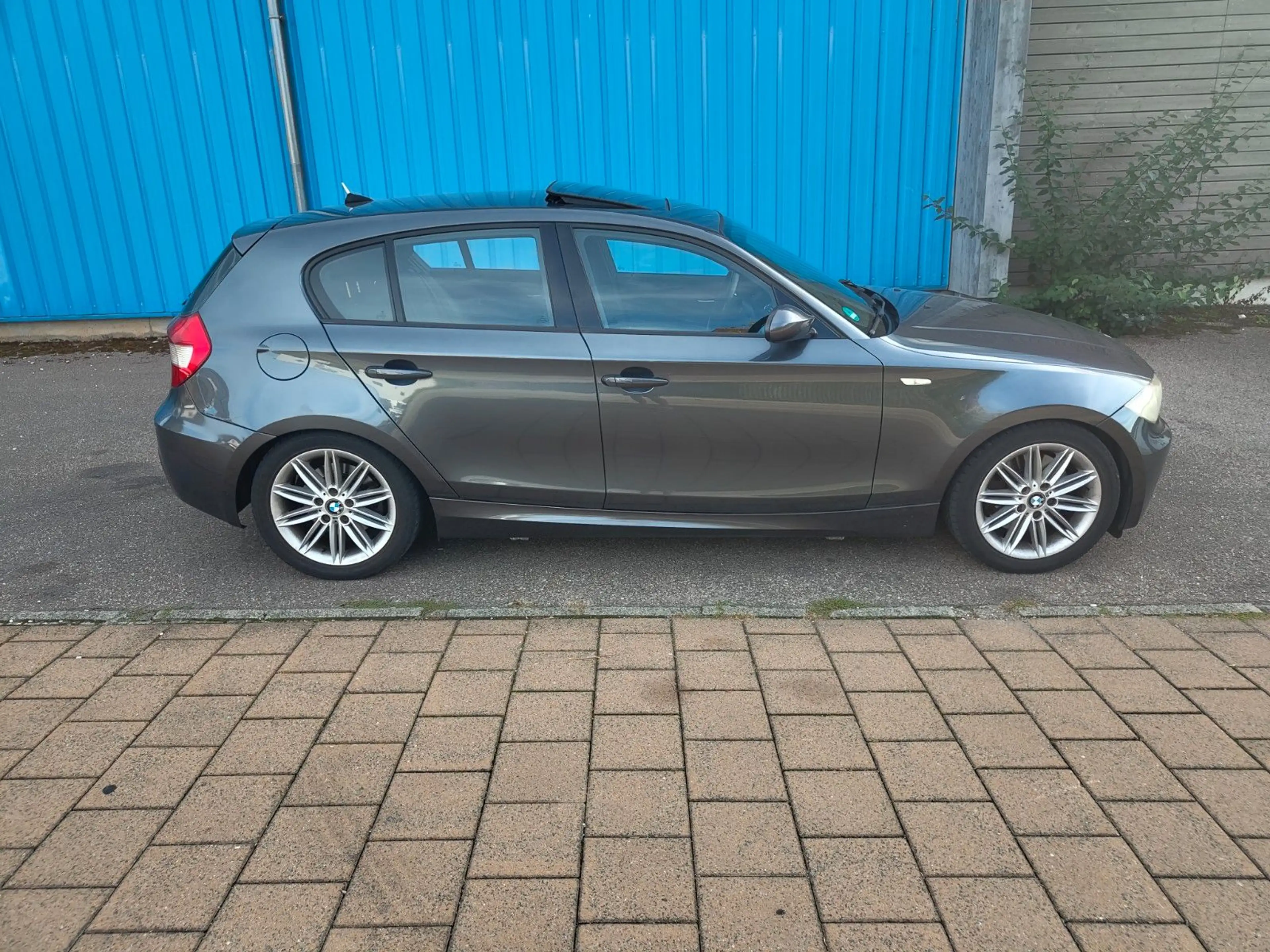 BMW 130 i M-Paket Schalter Navi SHZ PDC — photo 9